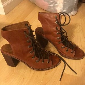 Jeffrey Campbell’s brown leather shoes